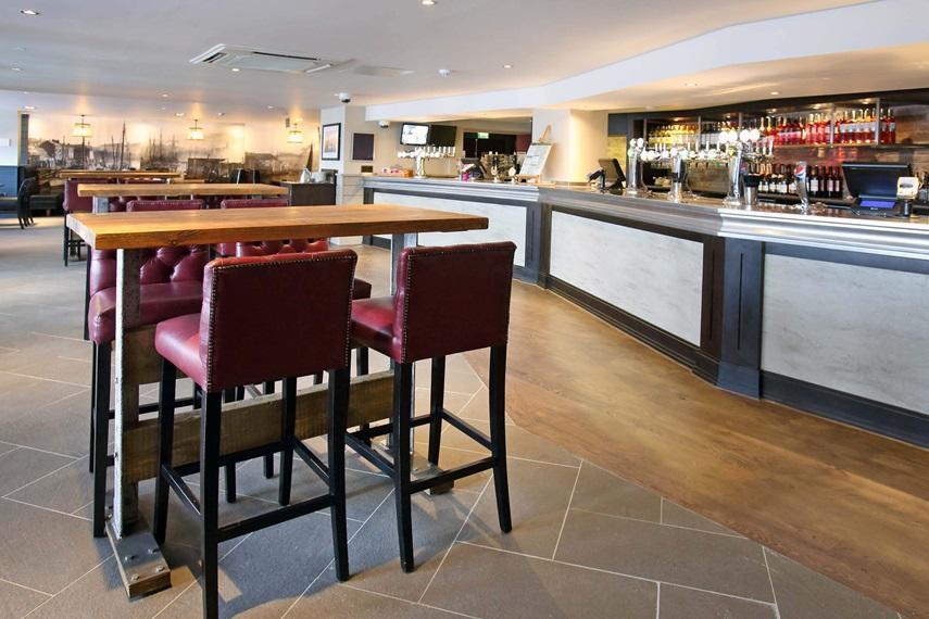 The Angel Hotel Wetherspoon Whitby Exterior foto